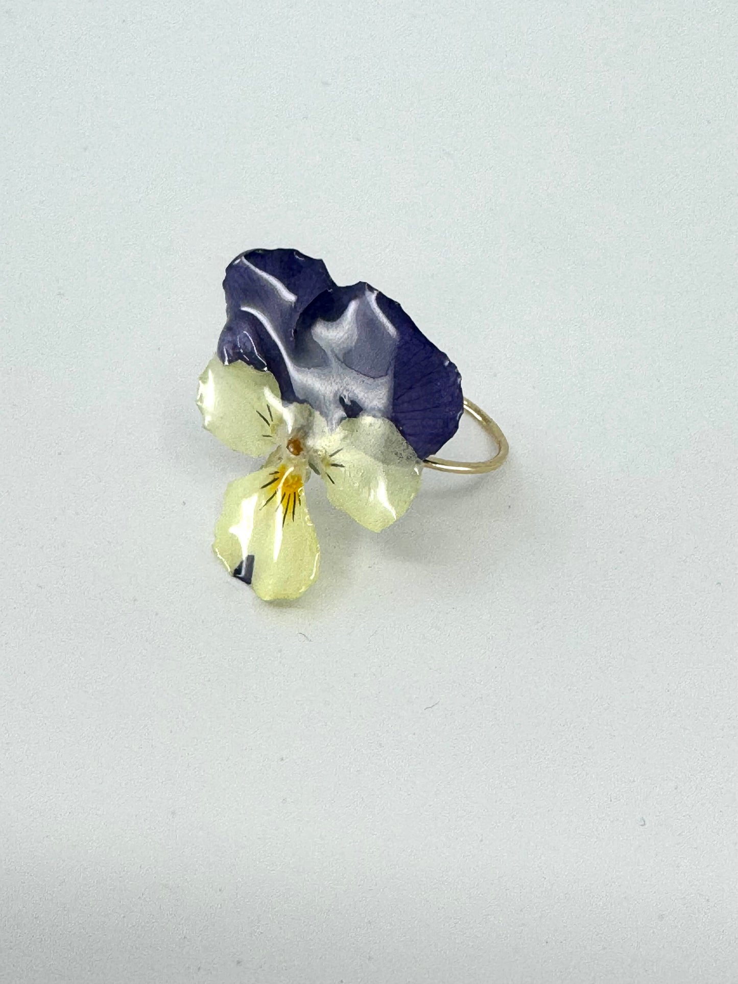 GENUINE PURPLE + CREAM PANSY RING | SIZE 7 | GOLD FILLED